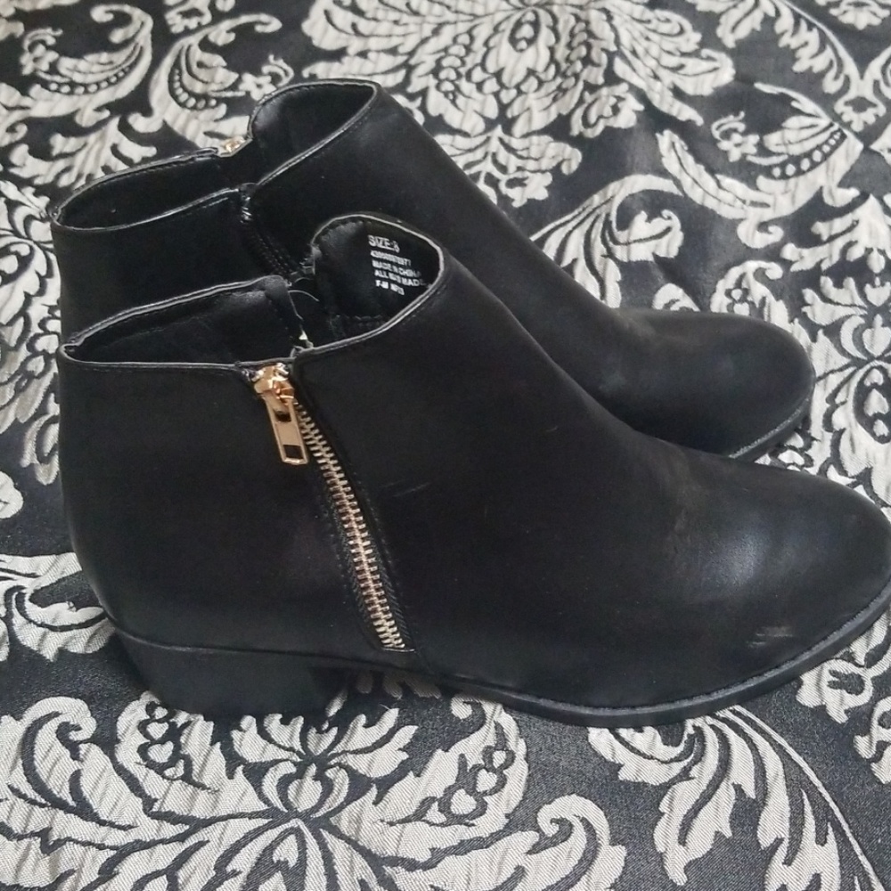 Ladies boots